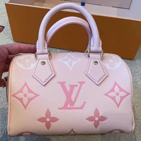 Louis Vuitton by the pool speedy 20 in pink - Picture 8 of 17